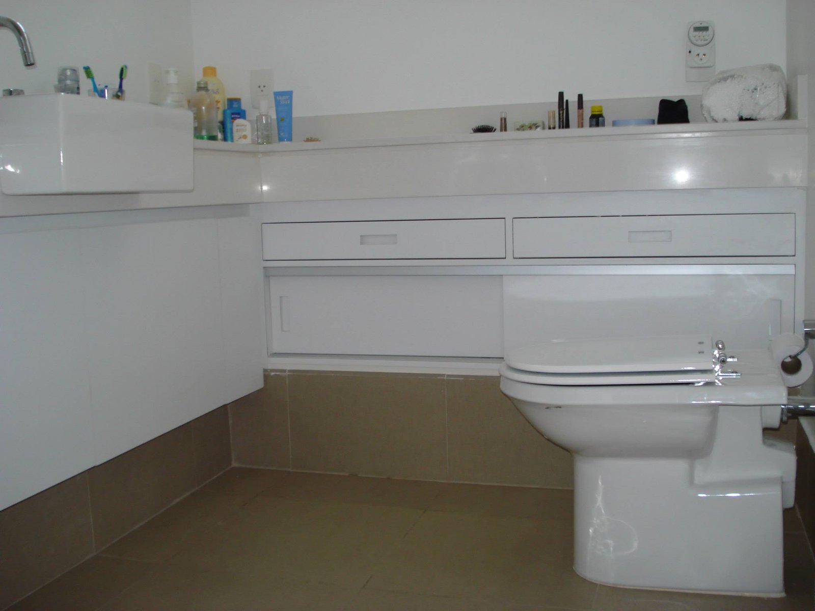 Móveis planejados para banheiro - Bancada com cuba embutida