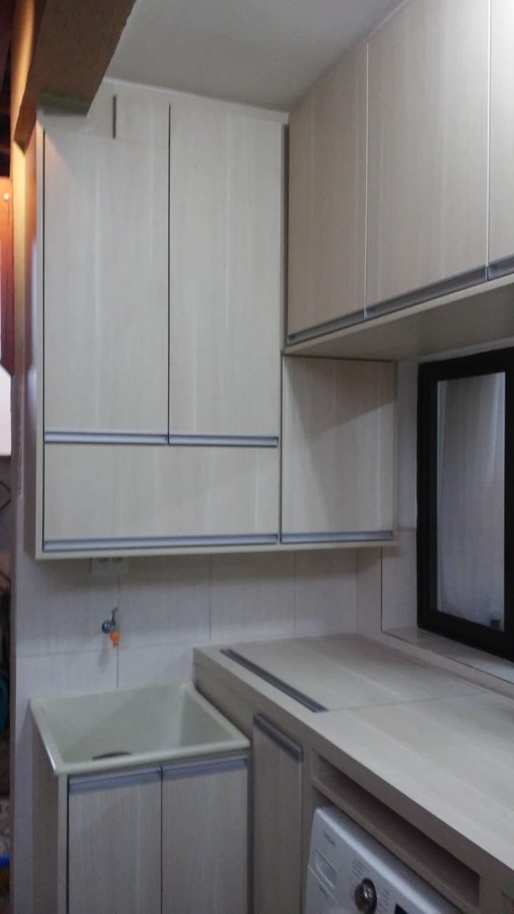 Móveis planejados para cozinha - Cozinha em L com bancada de granito