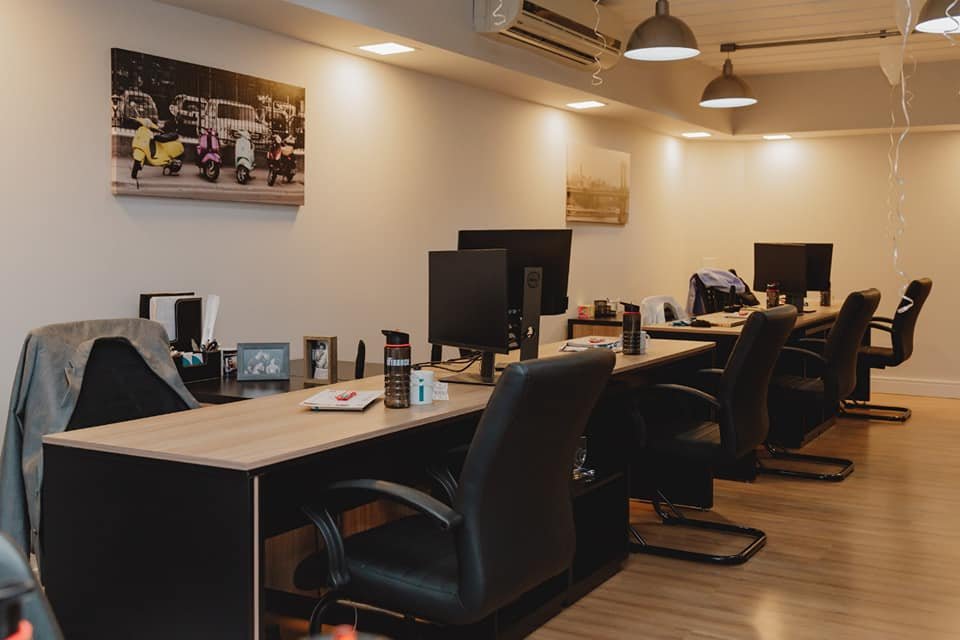 Móveis planejados para escritório - Home office integrado ao quarto