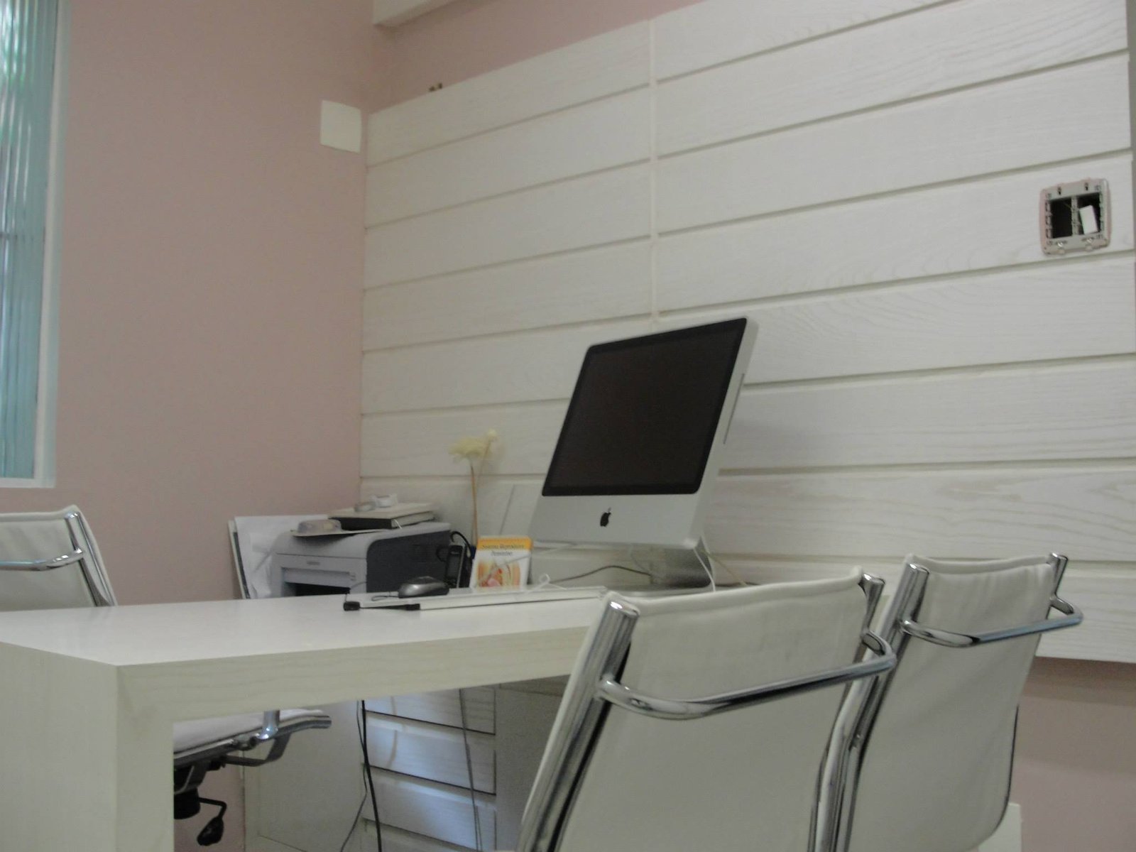 Móveis planejados para escritório - Mesa executiva com estante