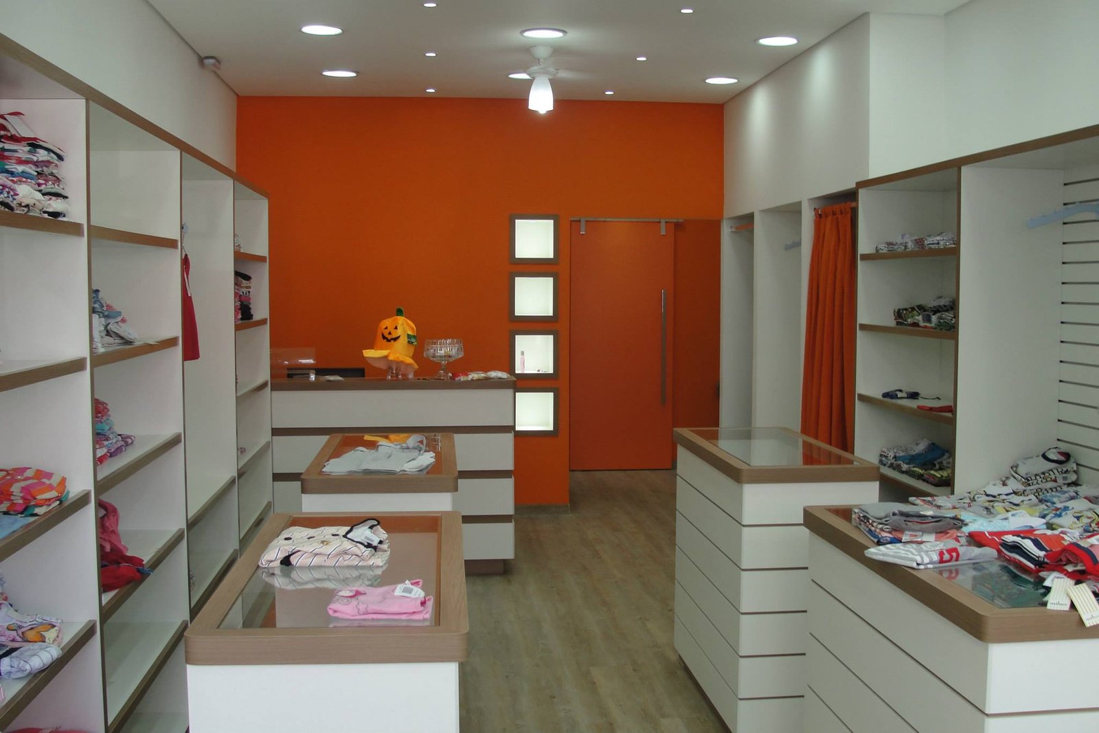 Móveis planejados para loja comercial