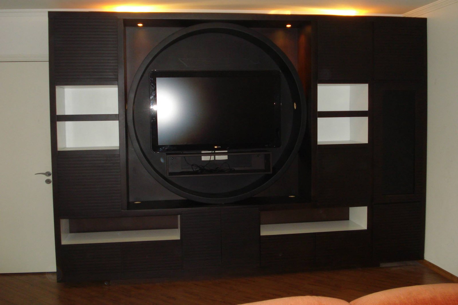 Móveis planejados para sala - Painel de TV com gavetas